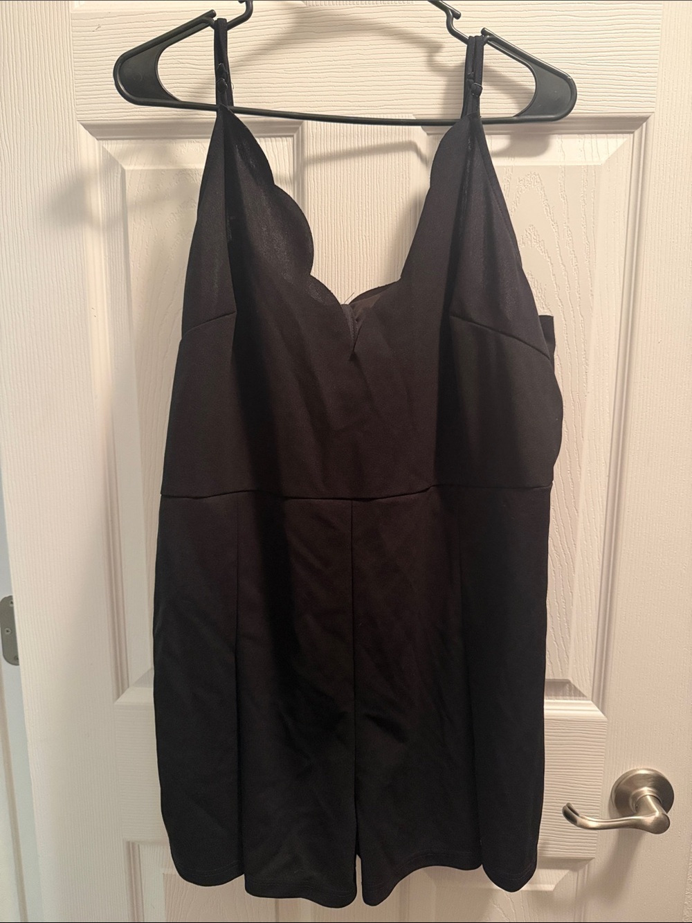 SHEIN Black Scalloped V-Neck Spaghetti Strap Dress